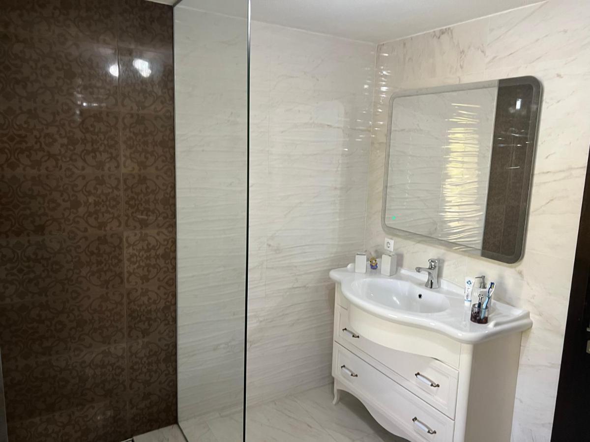 Casa Rafael Hotel Sighetu Marmaţiei Екстериор снимка